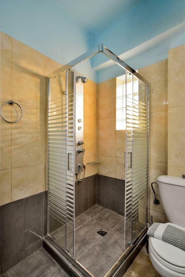 Seaside Old Venetian Harbour 1St Floor Apartment Chania  Exterior photo